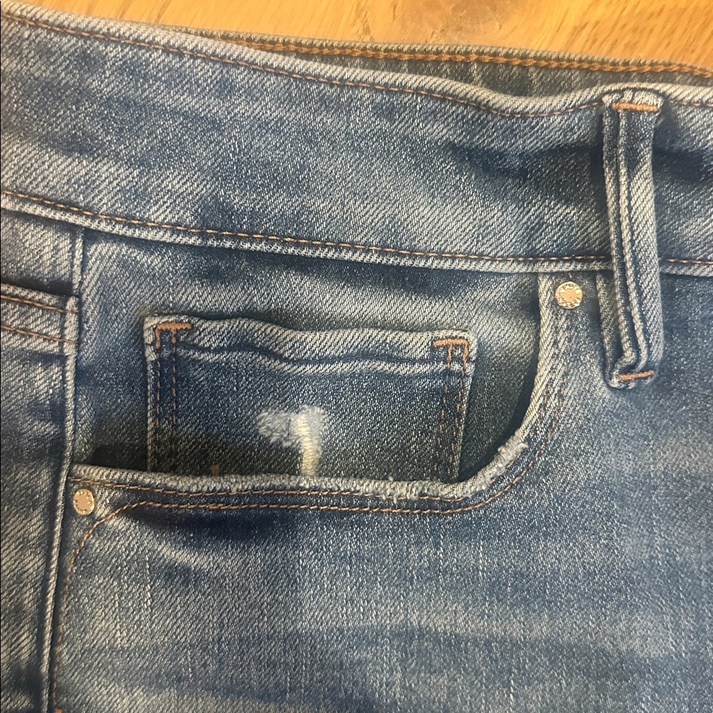 White House Black Market size 6 Denim Blue Women's Shorts - Picture 3 of 7